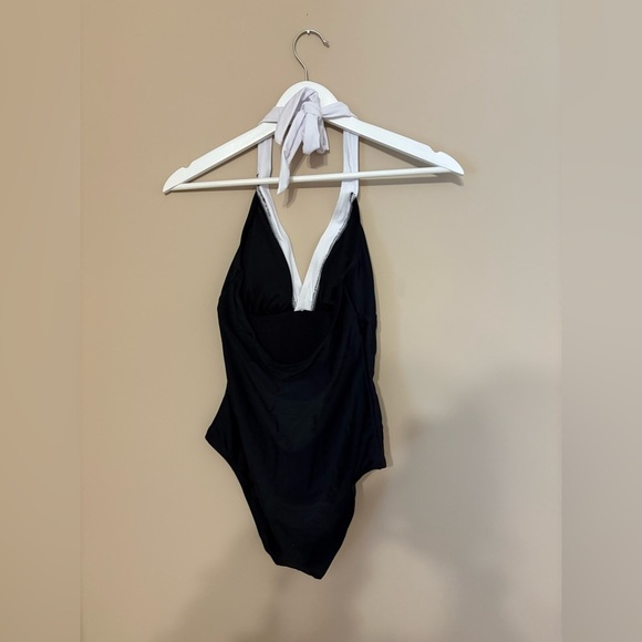 Cupshe Black and White One-Piece Swimsuit NWTs Size Medium - Picture 7 of 8